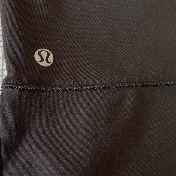 Lululemon Run: Warm Up Crew - Picture 9 of 10